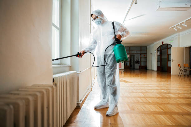 Best Pest Control for Businesses  in Delafield, WI